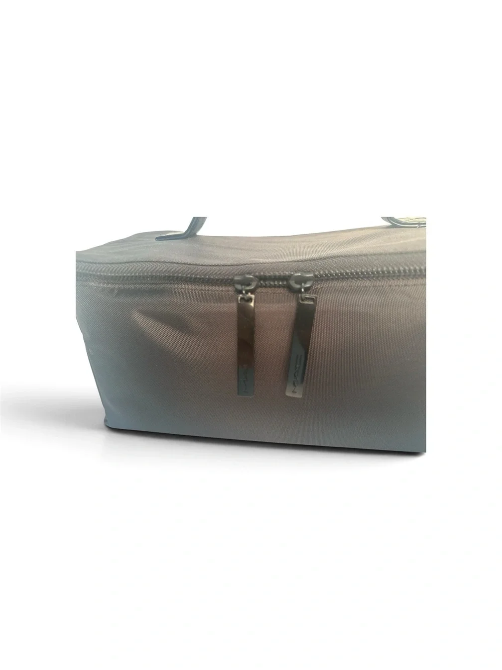 MAC Cosmetics & Matt Murphy Black Cosmetic Train Case with Top Handle (PM100241)